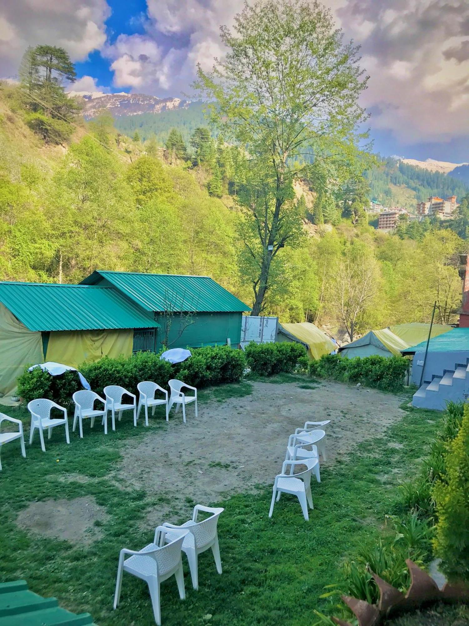 The Avenue Hotel , Manali A River Side Hotel Exterior photo
